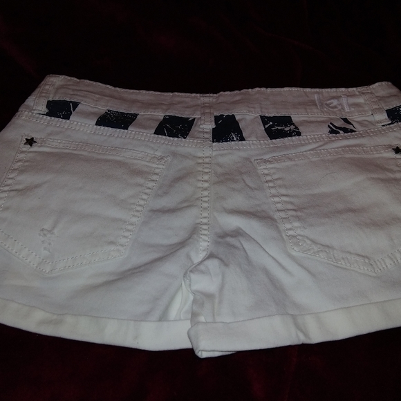 Beautiful Blue And White Stars And Stripes LEI Ash - Picture 2 of 7